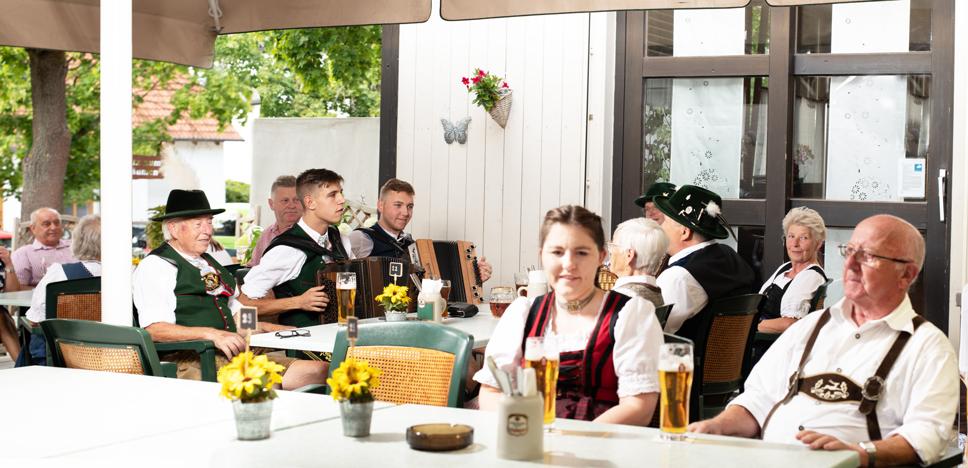 jahnhalle regenstauf wirtshaus regenstauf gutbürgerlich essen bayerisch essen kleine terrasse